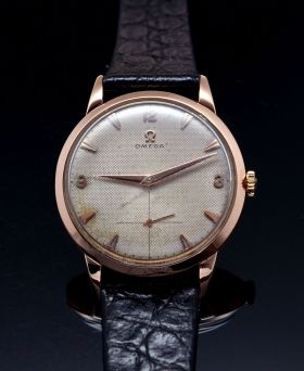 C.1952 vintage Omega jumbo 36mm Ref.2685 Hob-nail dial with small seconds Cal.266 manual winding in 18KPG