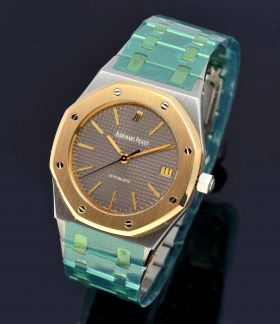 C.1990s Audemars Piguet, 36mm "Royal Oak" automatic date Ref.14790SA Grey dial in 18KYG & Steel. Factory restored+cert