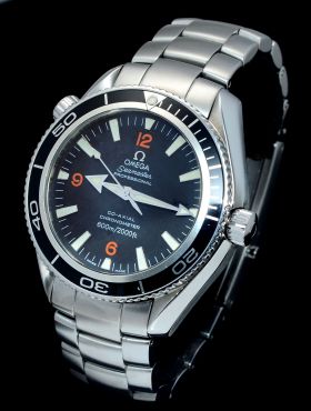 Omega, 42mm "Seamaster Professional, 600m Planet Ocean" Ref.22015100 auto/date Co-Axial chronometer in Steel