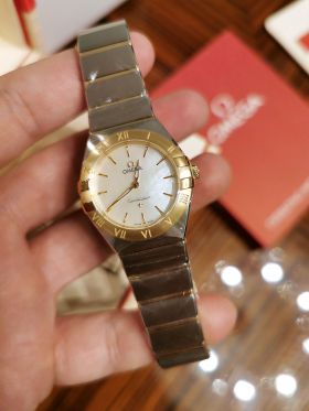 *NEW* Omega 28mm Lady's Constellation Ref.13120286005002 with mother of pearl dial quartz in 18KYG & Steel