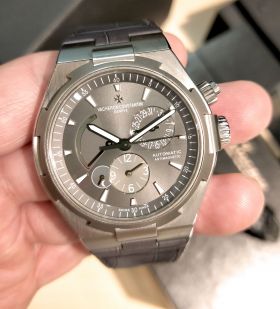Vacheron Constantin 42mm Overseas Dual Time 47450/000W-9511 automatic date power reserve anti-magnetic in Titanium & Steel