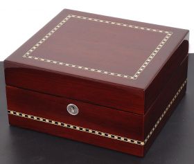 Hand-made solid wooden box with maquetry