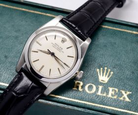 Rolex Circa 1945 32mm Oyster Perpetual Chronometer "Bubbleback" Ref.2940 automatic in Steel