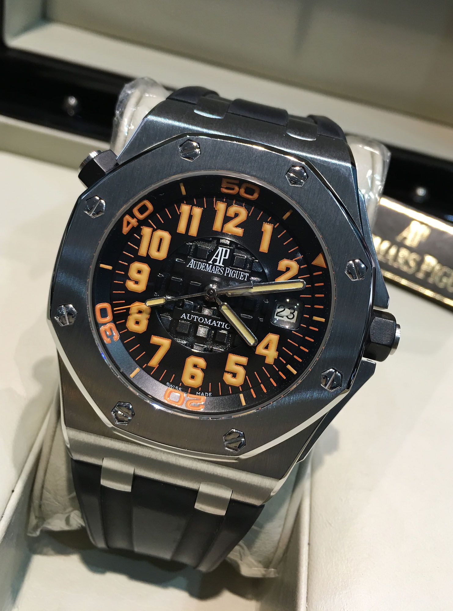 Audemars Piguet, 42mm "Royal Oak Offshore Scuba 300m Boutique S.Edition  300pcs" Ref.15701ST.OO.D002CA.01 in Steel | Passions Watch Exchange -  Singapore's Premier Pre-owned Watch Dealer