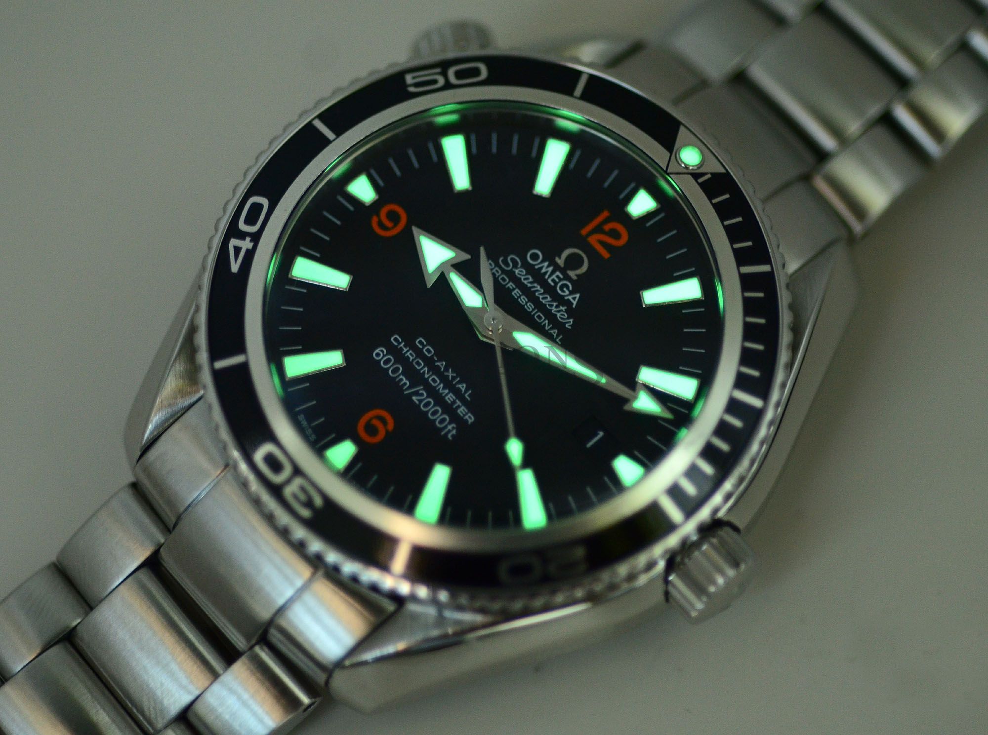 Omega 42mm Seamaster Professional 600m Planet Ocean Ref.22015100 auto date Co Axial chronometer in Steel Passions Watch Exchange Singapore s Premier Pre owned Watch Dealer