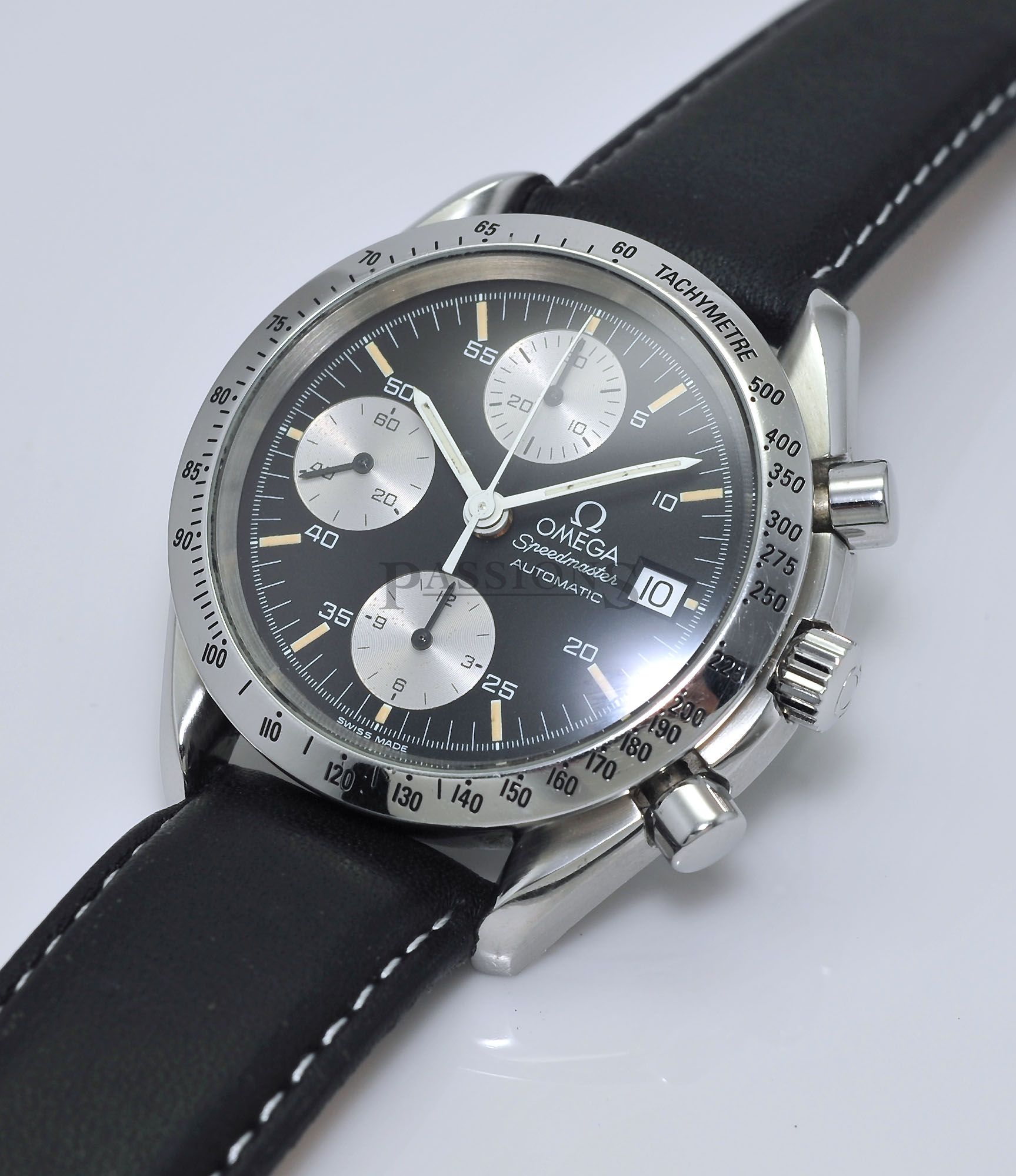 omega speedmaster reverse panda dial